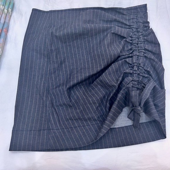 Ganni NWT Ruched-Front Pin Striped Pencil Mini Skirt Blue Gray Size 40 US 10 - Picture 3 of 6